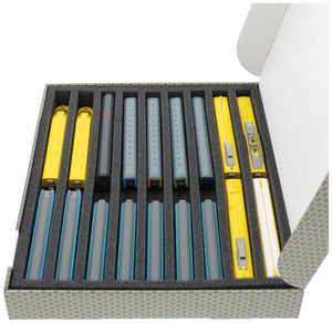 Caja de almacenamiento Feldherr FSLB040 para maquetas de locomotoras, vagones y vehículos ferroviarios - 9 ranuras para ancho N vertical